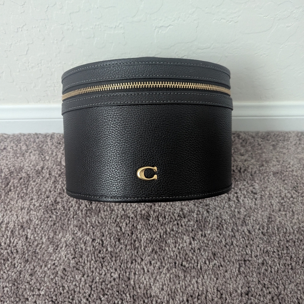Coach Essential Vanity Case